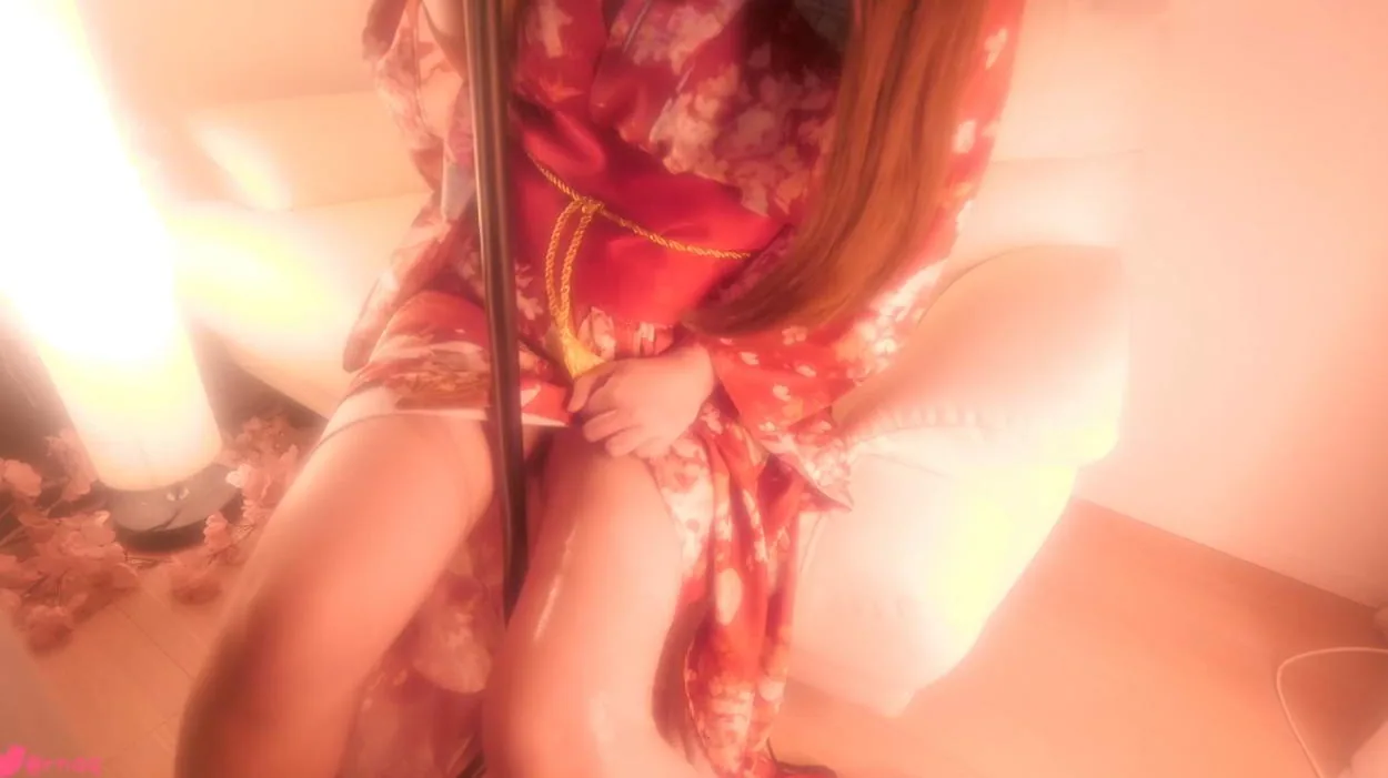 她那身着凌乱浴衣的她，激烈舔耳！{1080HD完整版}【超级ASMR】〔1G〕