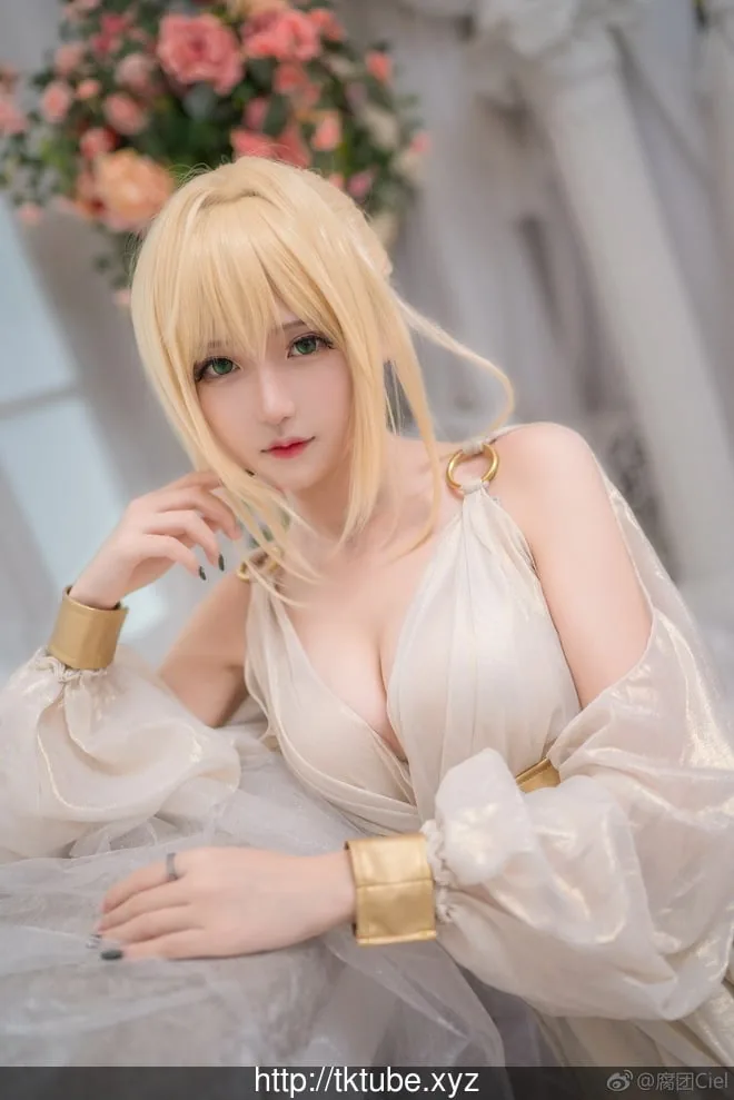 【奇怪/极品COS】斗鱼二次元现任一姐:腐团儿顶级COS福利大合集!【超级精美/1.1G】 畅玩游戏 预览第2张-XACG动漫资源社——中文ACG动漫游戏社区